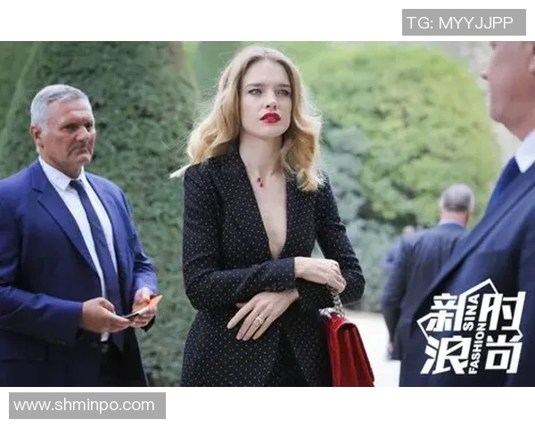 足球球星与女星闪耀红毯背后深情故事揭秘牵动全球粉丝心弦