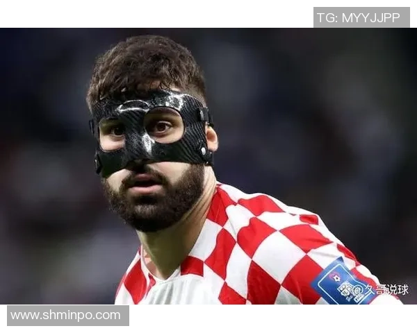 球星面具足球:揭秘明星球员背后的神秘面具与赛场表现 球星面具足球:揭秘明星球员背后的神秘面具与赛场表现